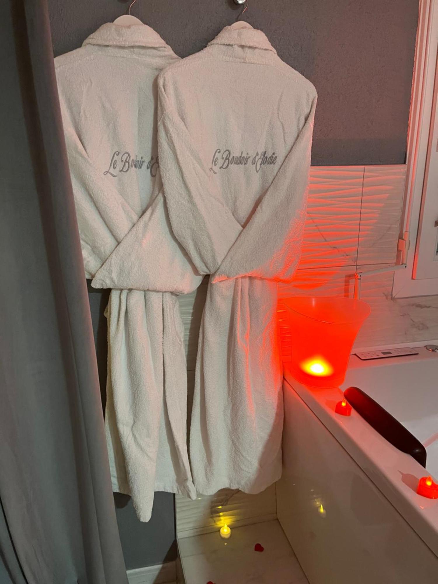 « Le Boudoir D'Elodie » Le Spa Romantique Saint-Leonard  Екстер'єр фото